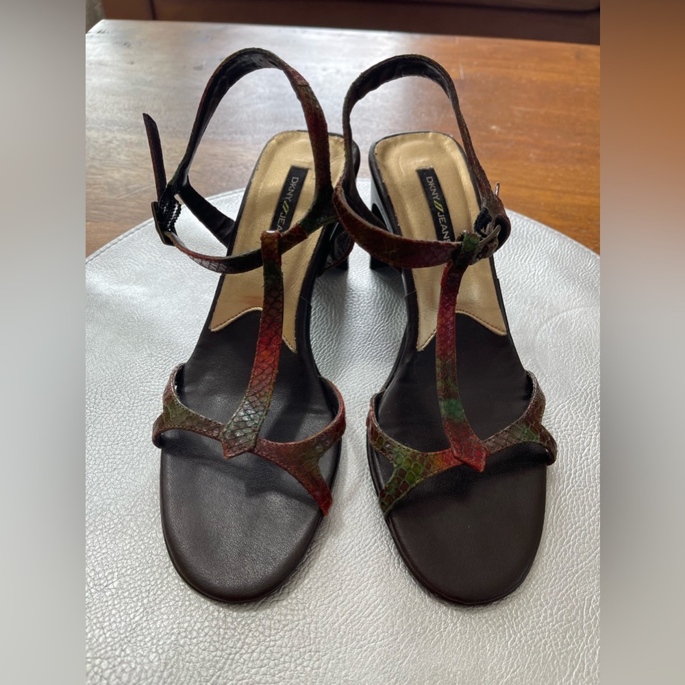 DKNY T-Strap Heel Sandal SZ 5.5-6 (Sell as is)